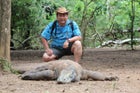 Makuake｜世界初？のユキヒョウ写真集を通してユキヒョウを守ろう